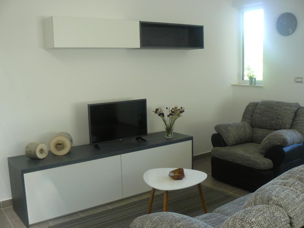 My Nest Accommodation Privlaka  Buitenkant foto