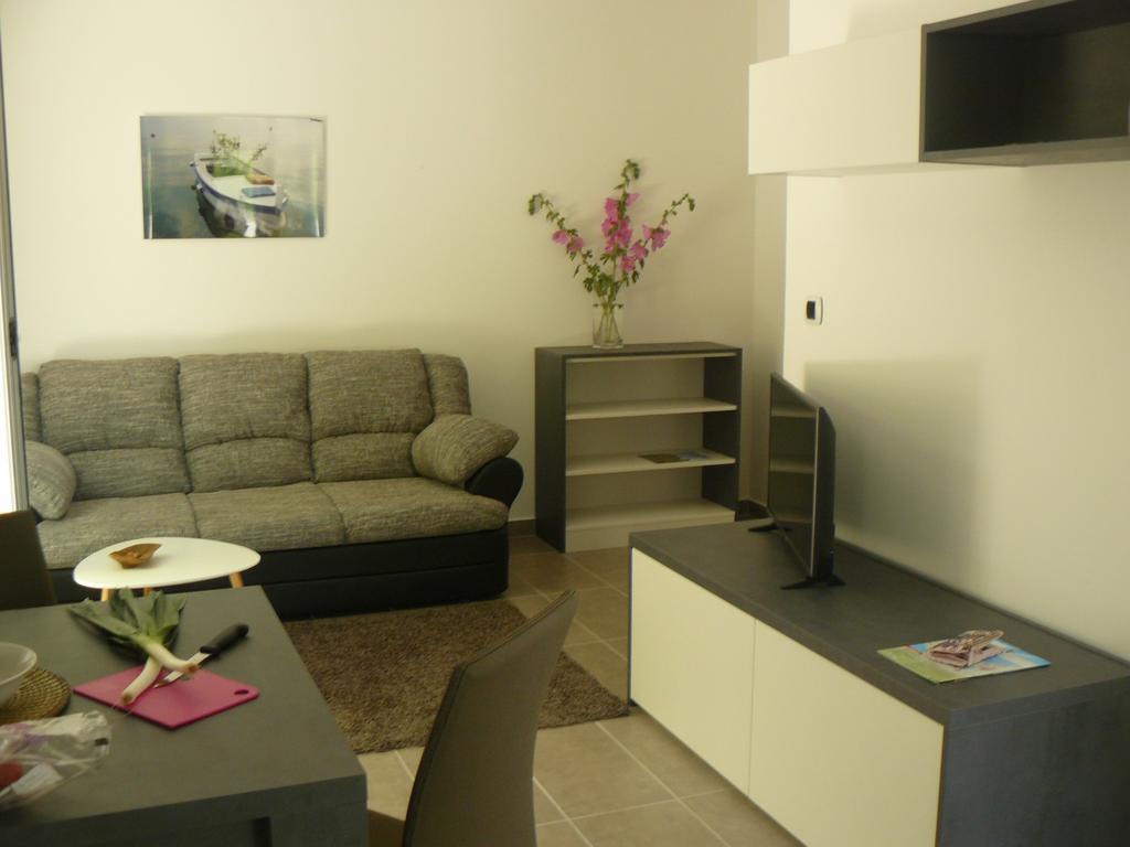 My Nest Accommodation Privlaka  Buitenkant foto