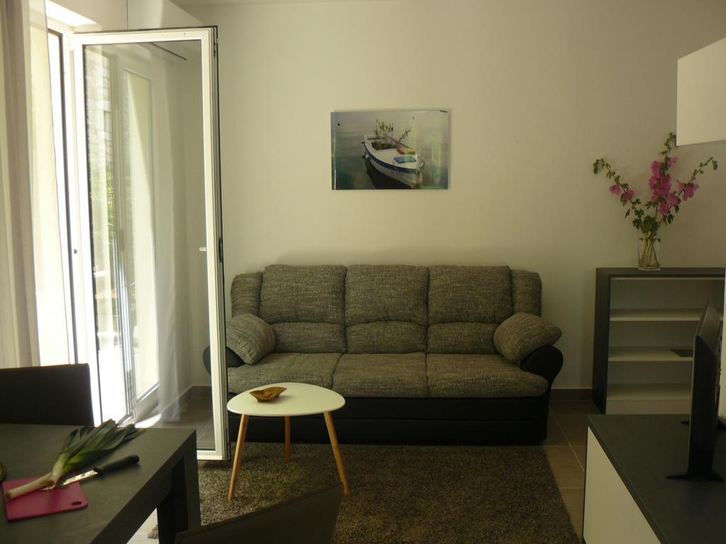My Nest Accommodation Privlaka  Buitenkant foto