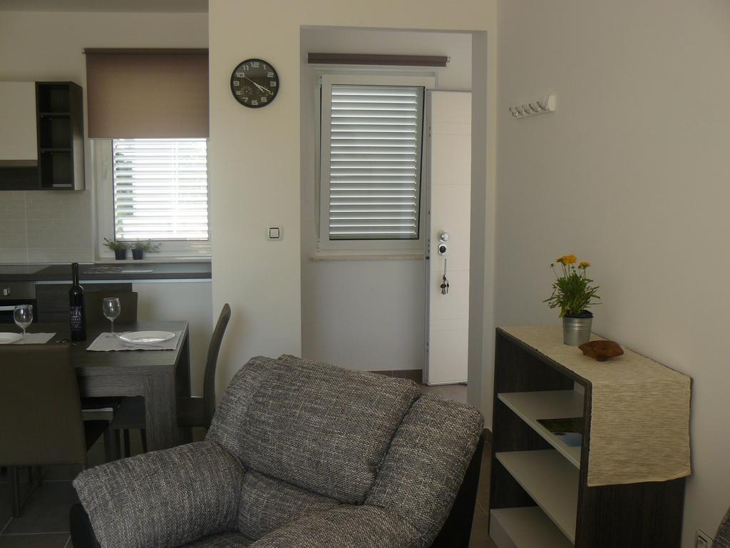My Nest Accommodation Privlaka  Buitenkant foto
