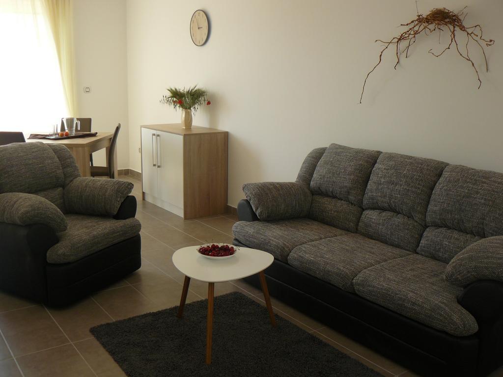 My Nest Accommodation Privlaka  Buitenkant foto